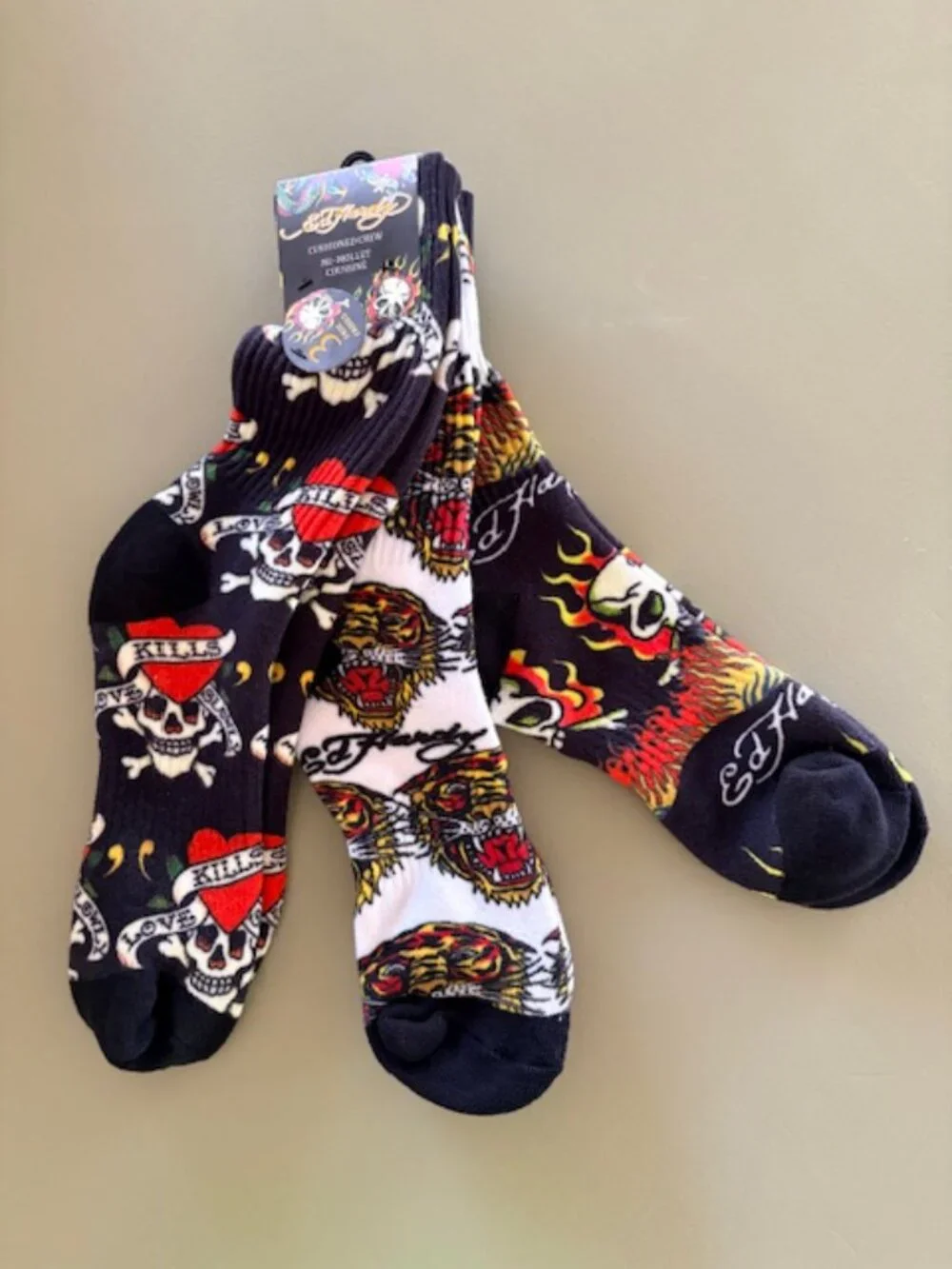 ED HARDY Tattoo Print Crew Socks 3 Pairs Mens 6-12 Womens 8-12 NEW